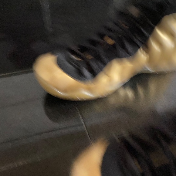 Nike Air Foamposite One 'Metallic Gold' - Picture 5 of 12